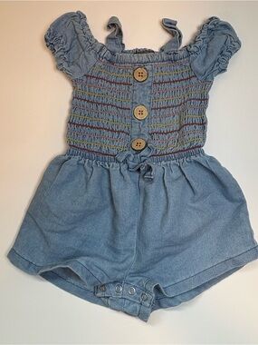 Vince Camuto Baby Girls Light Wash Chambray Jean Denim Romper, Size 6-9M